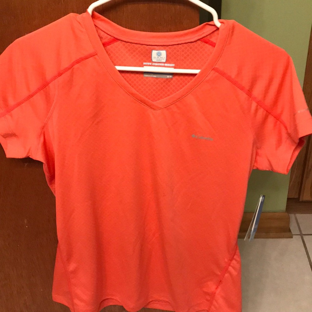 Women’s Columbia shirt